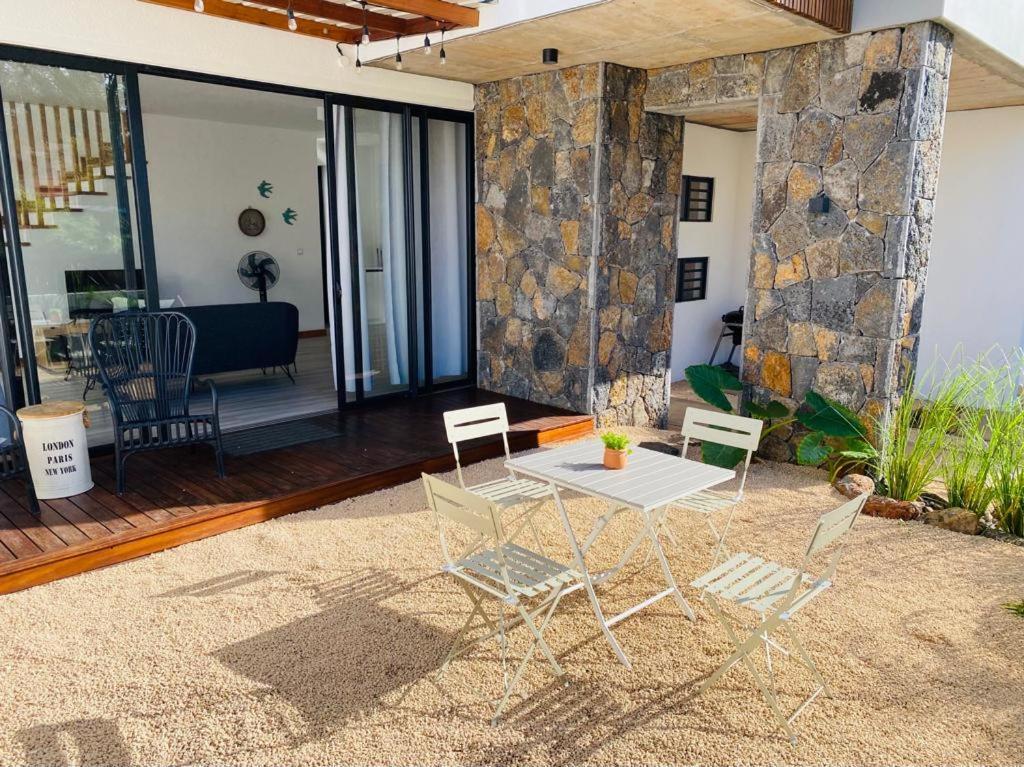 Into The Sun - Modern Holiday home Albion